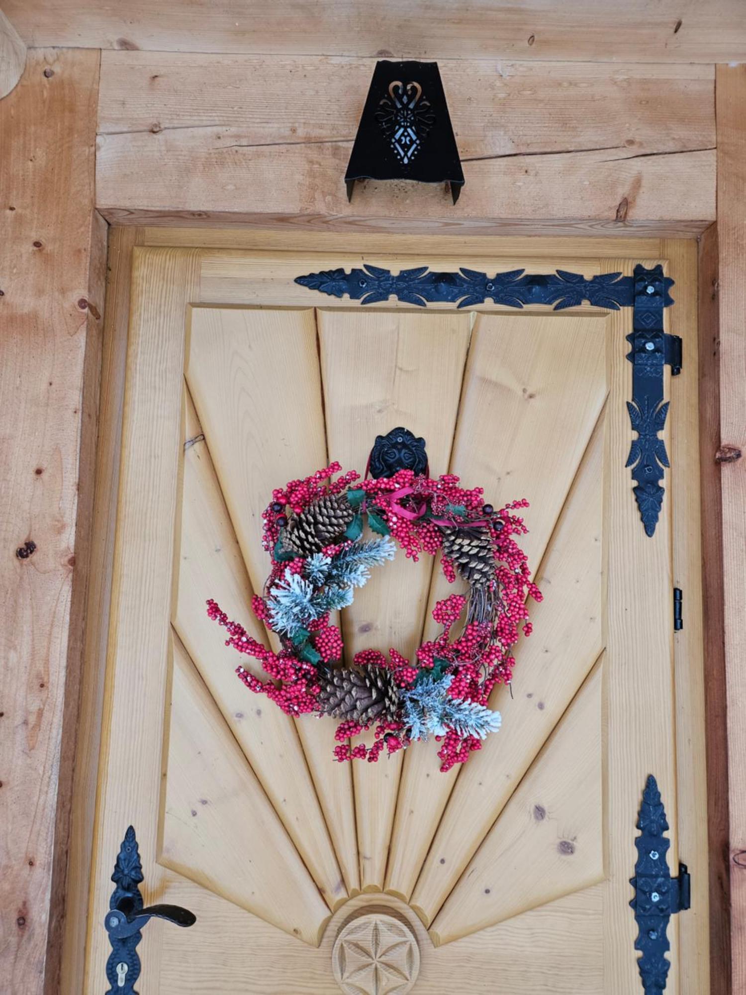 Goralska Chatka 2 Highland Cottage - Split Ac, Jacuzzi, Sauna, Private Parking, Mountains View, Garden, ザコパネ エクステリア 写真