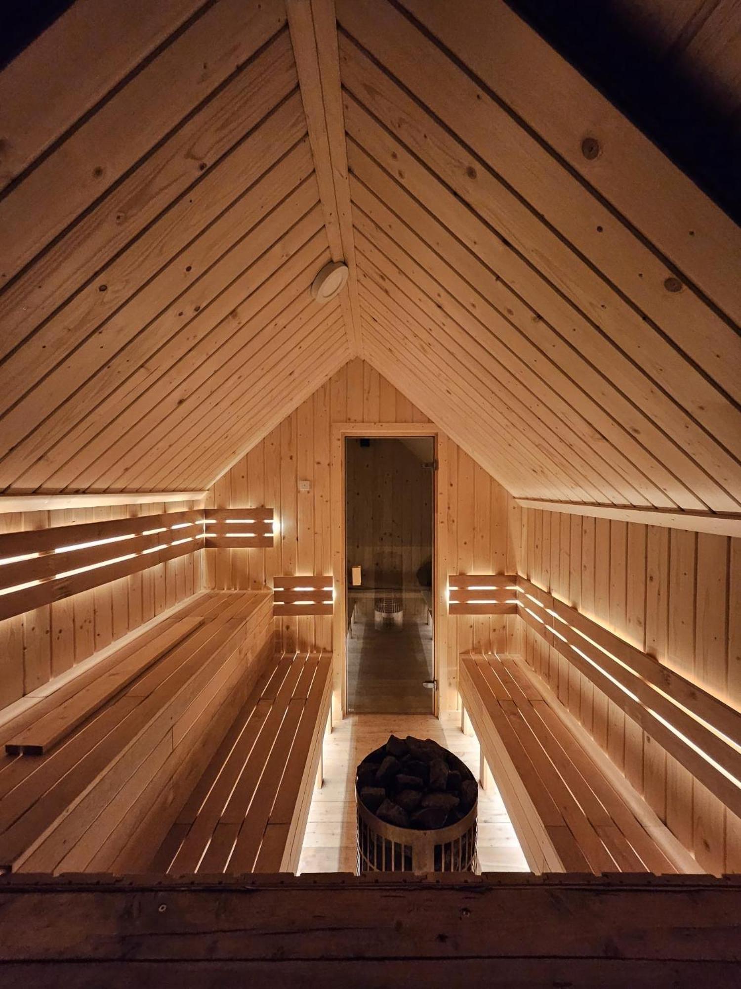 Goralska Chatka 2 Highland Cottage - Split Ac, Jacuzzi, Sauna, Private Parking, Mountains View, Garden, ザコパネ エクステリア 写真