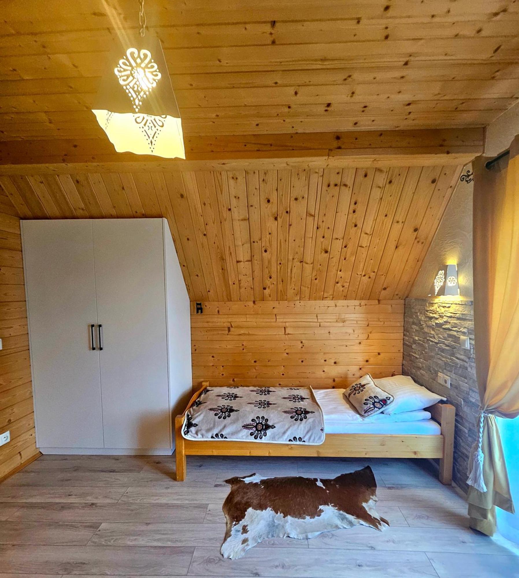 Goralska Chatka 2 Highland Cottage - Split Ac, Jacuzzi, Sauna, Private Parking, Mountains View, Garden, ザコパネ エクステリア 写真