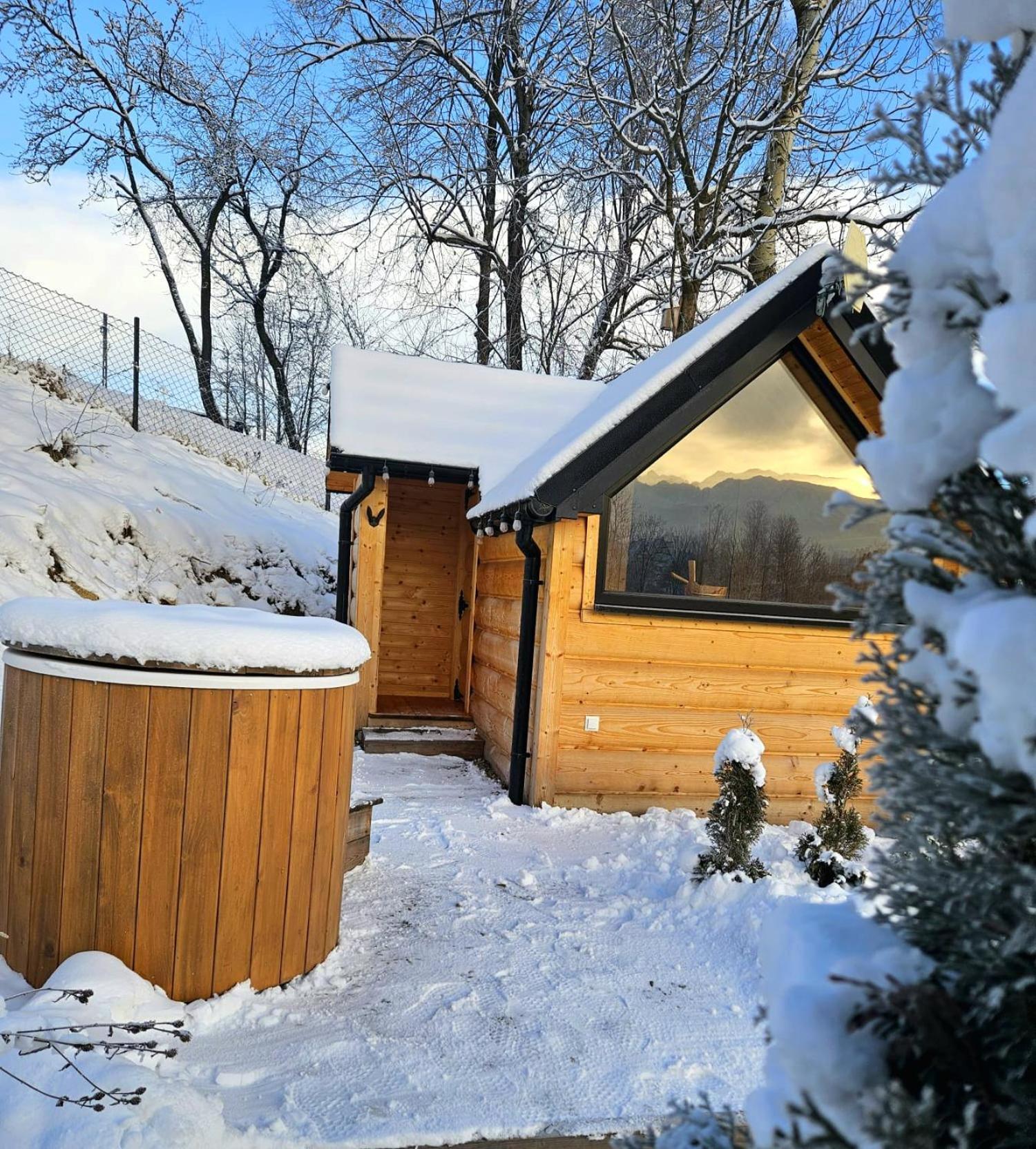 Goralska Chatka 2 Highland Cottage - Split Ac, Jacuzzi, Sauna, Private Parking, Mountains View, Garden, ザコパネ エクステリア 写真